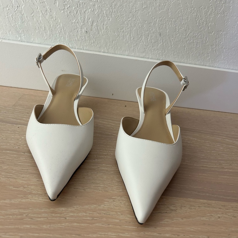 MICHAEL Michael Kors White Pointed Slingback Heels - Picture 3 of 4